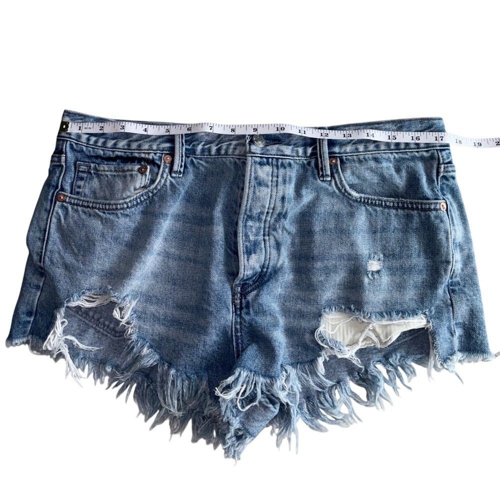 Free People Distressed Button Fly Denim Cutoff Shorts Blue Coastal Boho Size 31 - Picture 5 of 7